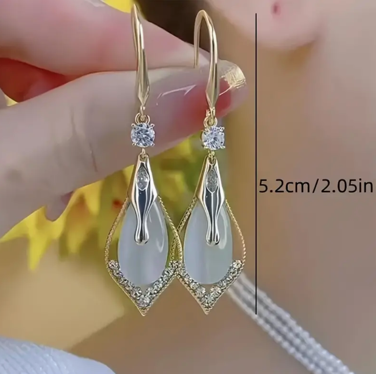 Elegant Drop Earrings with sparkling clear stone