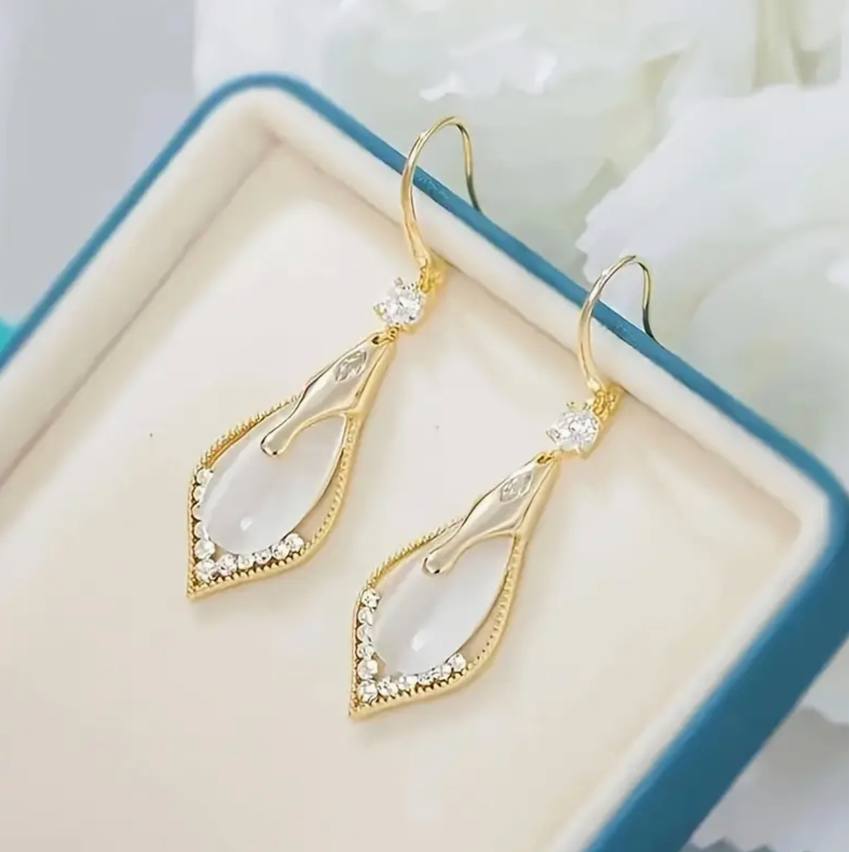 Elegant Drop Earrings with sparkling clear stone