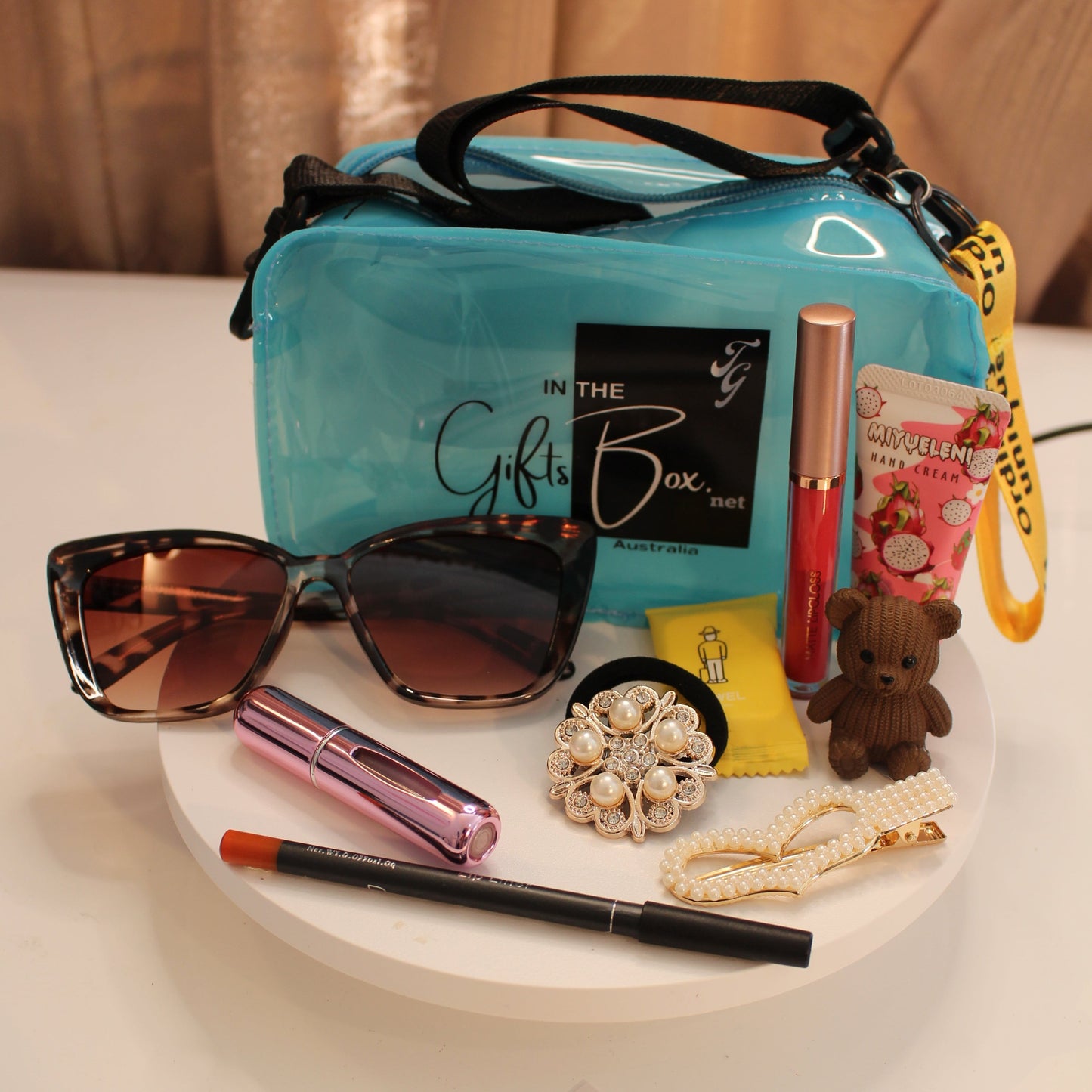 Chic Essentials Gift Set
