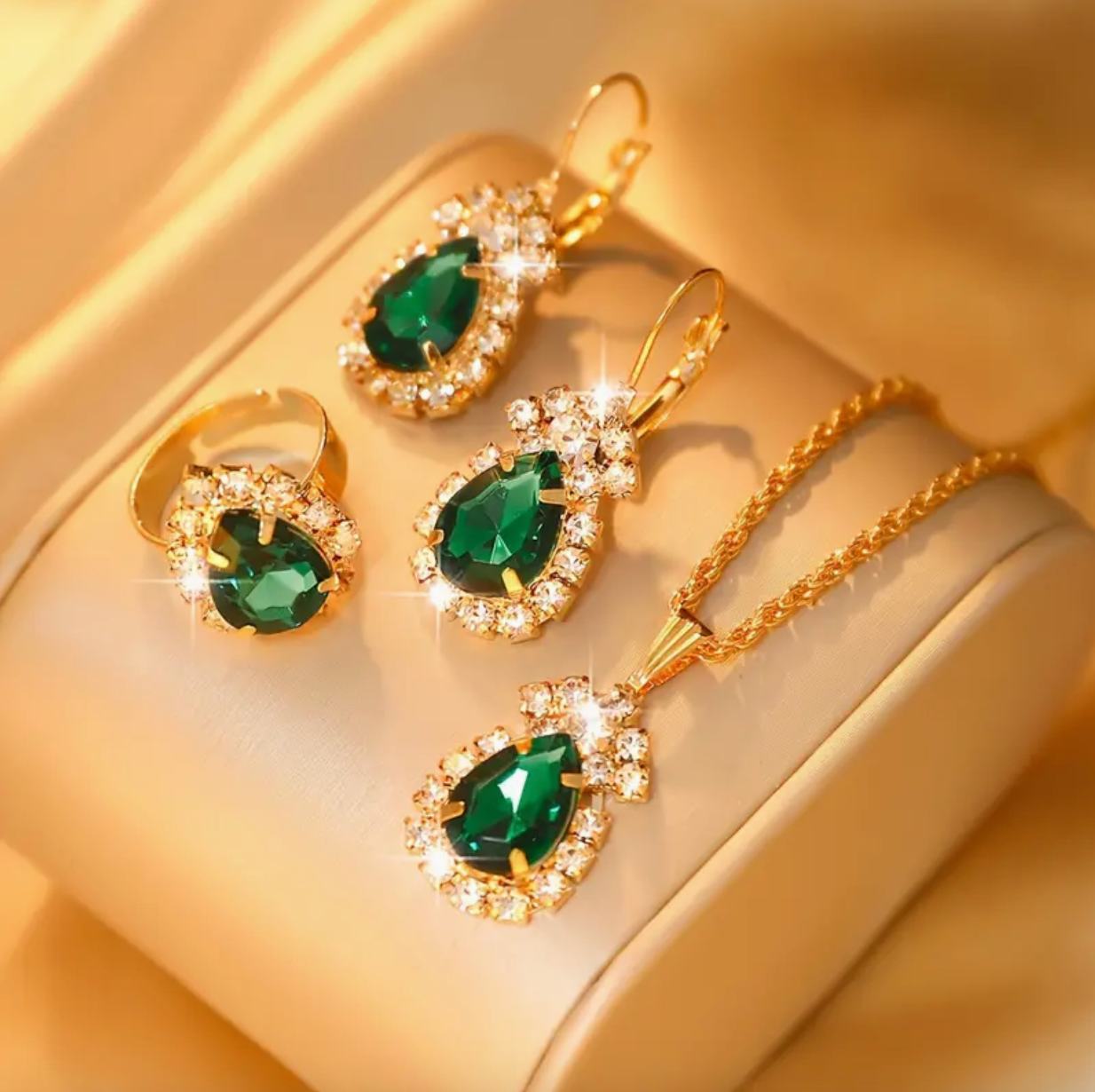 Droplet Green Stone Jewelry Set