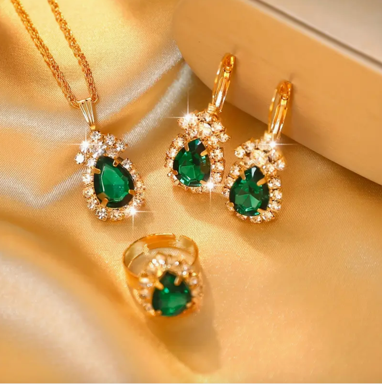 Droplet Green Stone Jewelry Set